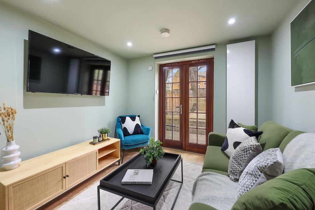 Parkhurst Apartments By Hiatus Concierge Лондон Екстериор снимка