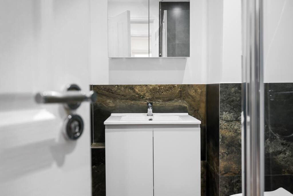 Parkhurst Apartments By Hiatus Concierge Лондон Екстериор снимка